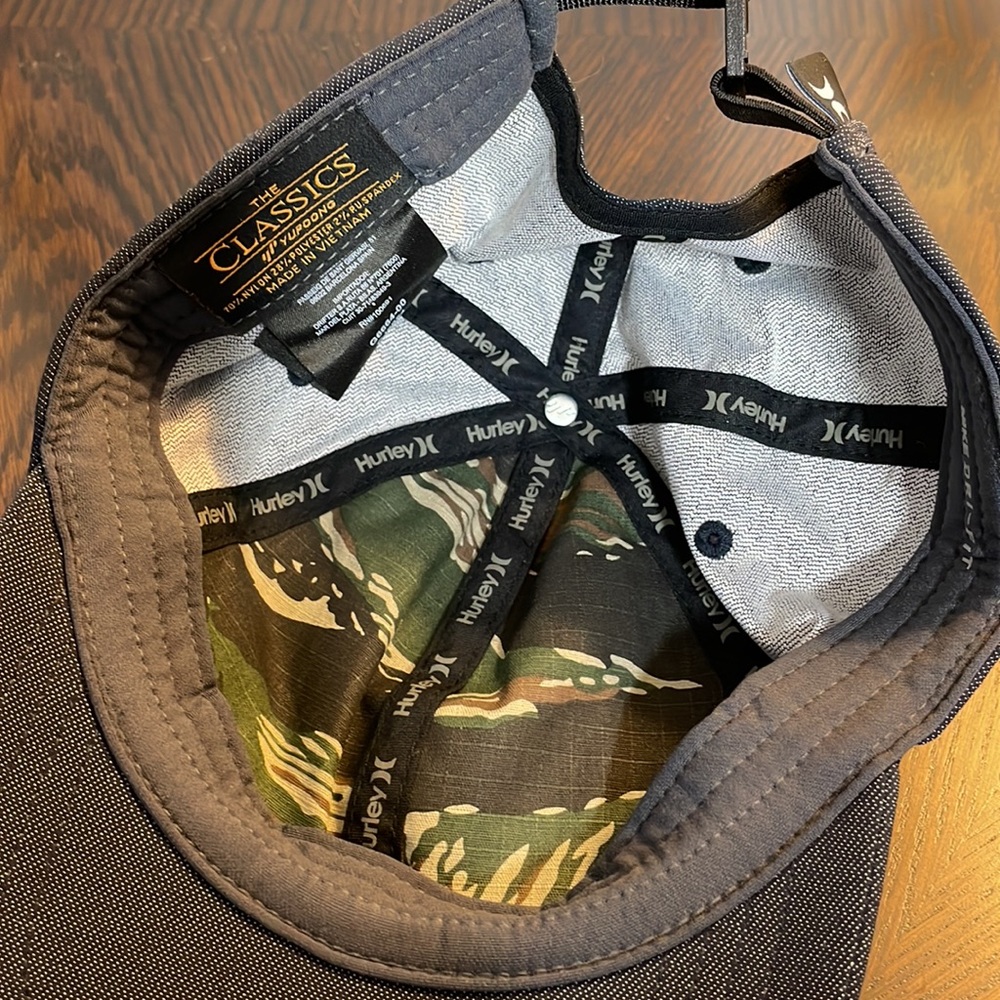 Hurley Cap - Picture 9 of 10